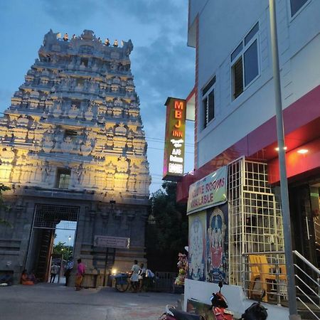 Mbj Inn Temple View Kanchipuram Buitenkant foto