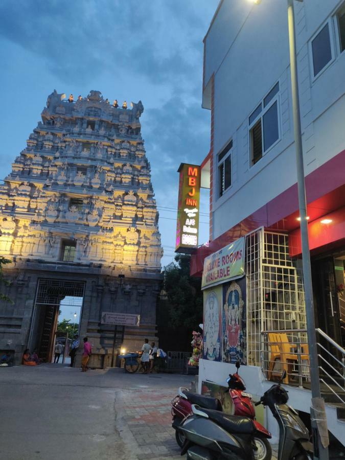Mbj Inn Temple View Kanchipuram Buitenkant foto